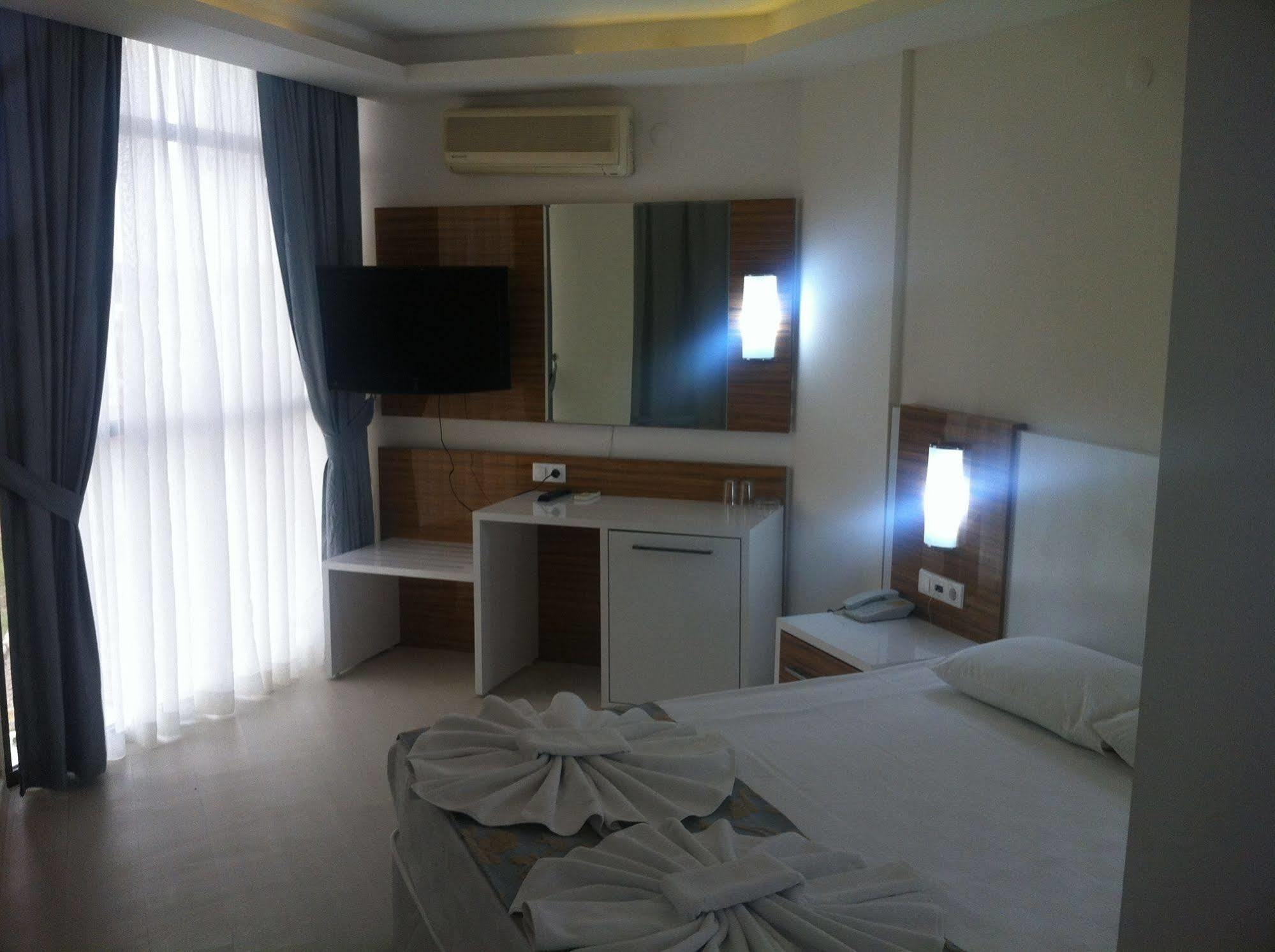 Poseidon Cesme Resort Exteriör bild